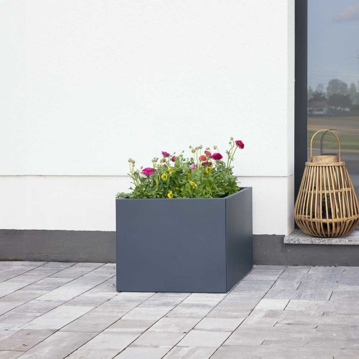50013-anthrazit-pflanzkuebel-dp1040-outdoor-schraegansicht-nach-links-1 50013-anthrazit-pflanzkuebel-dp1040-outdoor-schraegansicht-nach-links-1